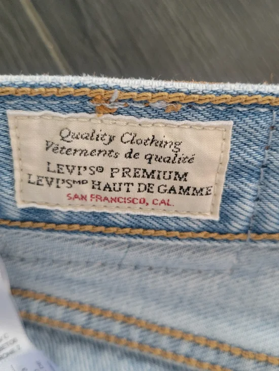 LEVI'S Wedgie Straight Leg Light Blue Jeans with Frayed Hem - Size  W28 L26 - Picture 5 of 10